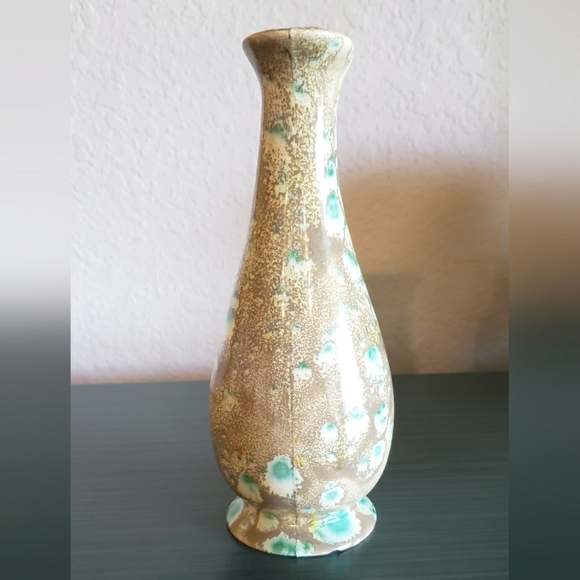 Vintage Cream & Green Mottled Hand Glazed Mid-Century Modern 70s Pre-formed Vase - Picture 3 of 8